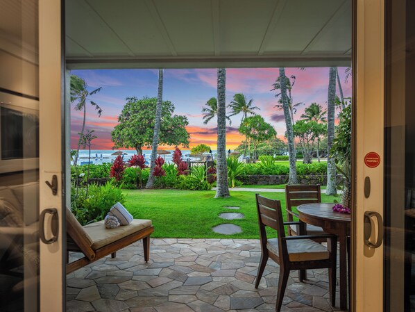 Outdoor dining - REDUCED Dec-Mar! Villa 103 Beautiful Ocean Views at Turtle Bay (Kahuku)