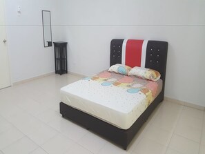 House, 4 Bedrooms | 4 bedrooms, iron/ironing board - Homestay Ainizie Melaka (Malacca City)