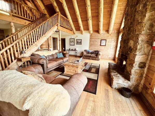 Smart-TV, Kamin, DVD-Player