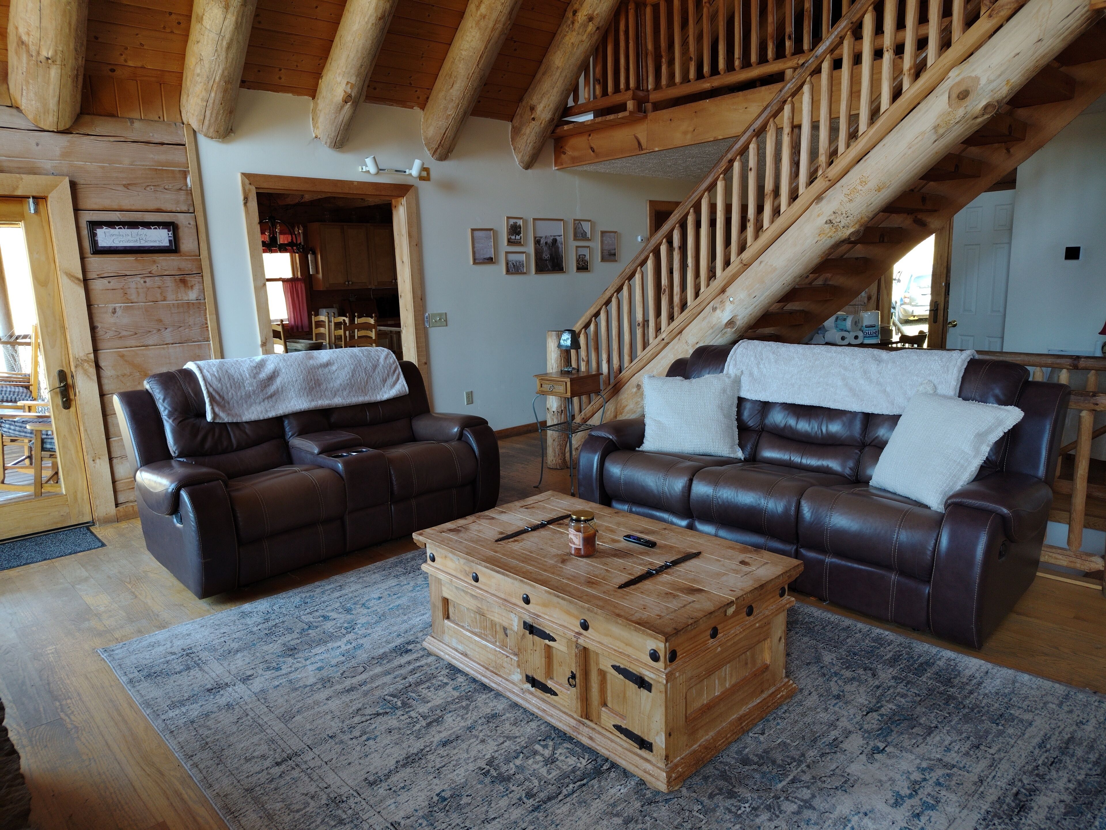 TV connectée, cheminée, lecteur de DVD