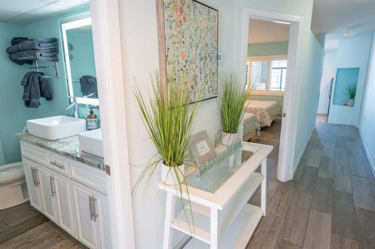 1 habitación, tabla de planchar con plancha, wifi gratis y ropa de cama 