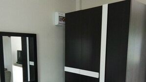 Modern Room | Rollaway beds (surcharge), WiFi (free) - Pattamatararin (Doi Saket)