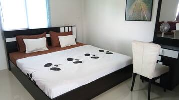 Modern Room | Rollaway beds, free WiFi
