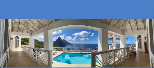 Lovely serene staffed villa w/pool & Piton views
