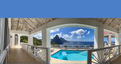 Un oasis de sérénité enchanteur à SoufriÚre! Personnel; bassin; super endroit!