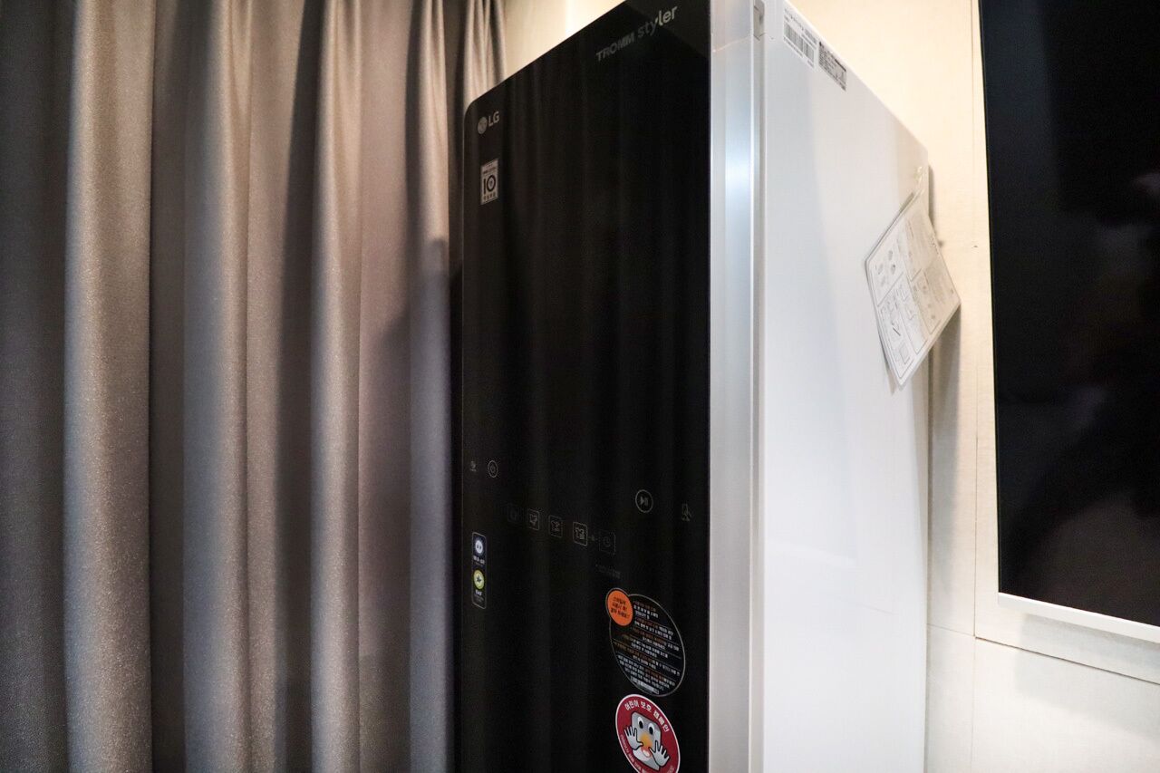 deluxe double room | 1 bedroom, free minibar, desk, blackout curtains