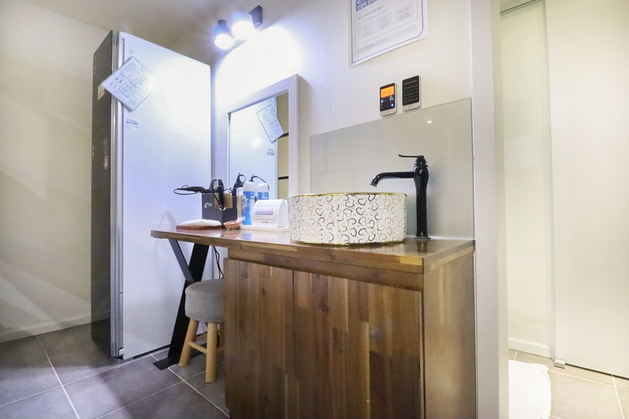 luxury room | 1 bedroom, free minibar, desk, blackout curtains