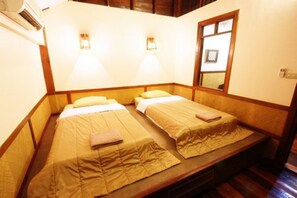 Desk, free WiFi, bed sheets