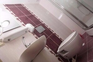 Standard-Doppel- oder -Zweibettzimmer | Badezimmer