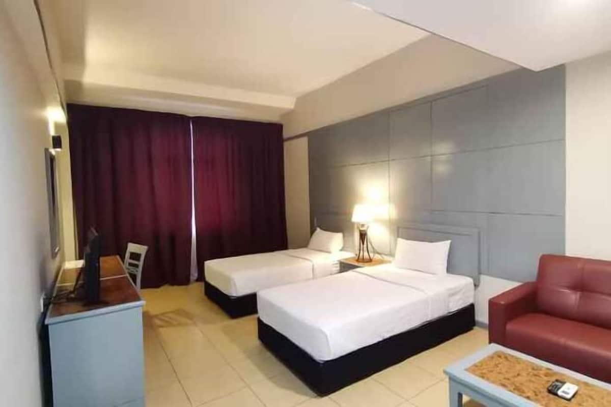 Minibar, desk, soundproofing, iron/ironing board