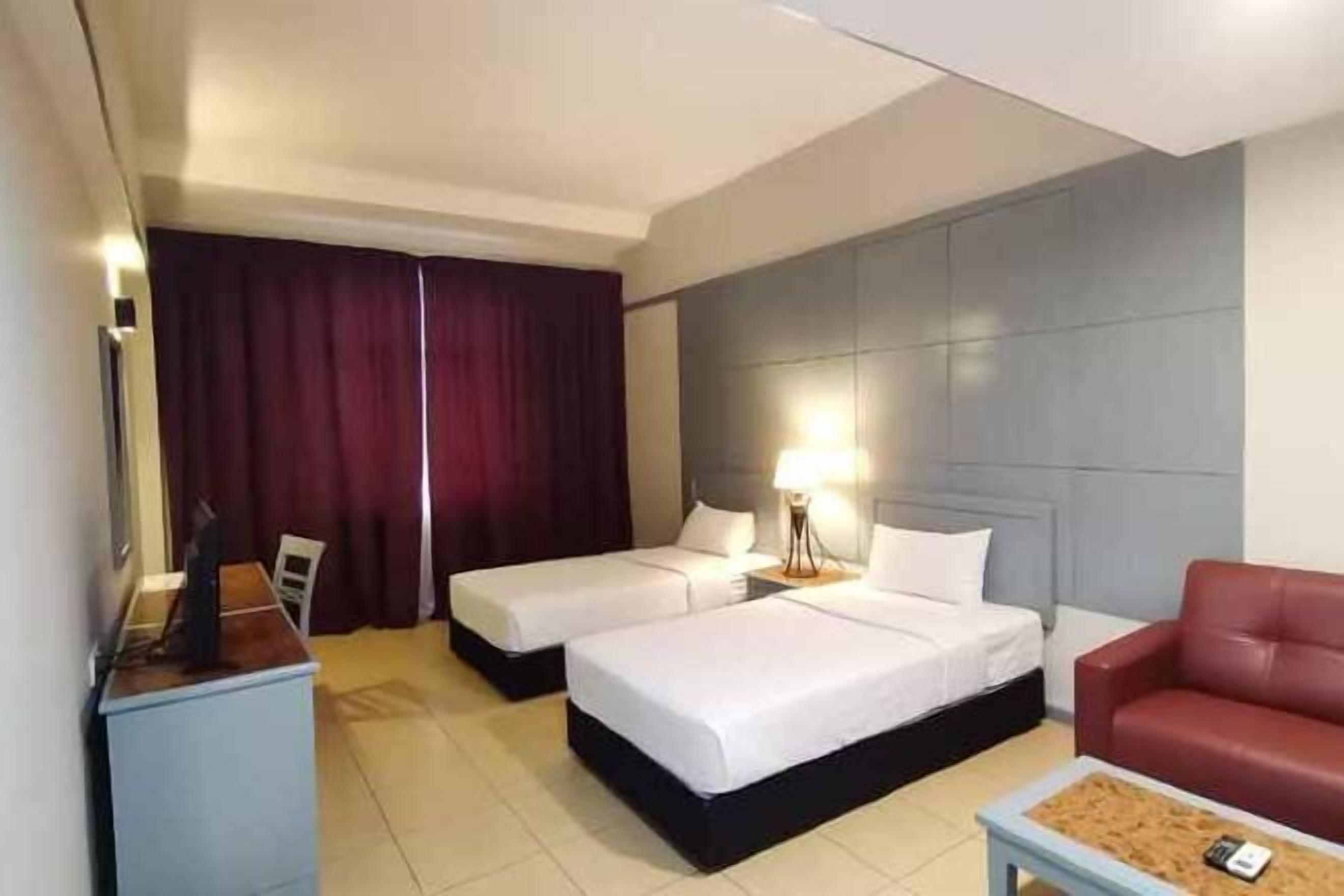 Minibar, desk, soundproofing, iron/ironing board