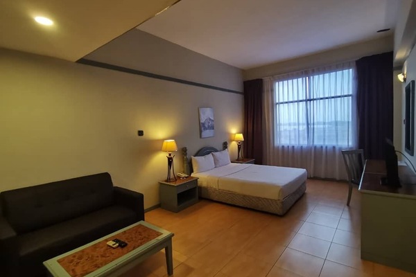 Superior Room | Minibar, desk, soundproofing, iron/ironing board (on request)