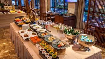 每日供應自助早餐 (每人 CNY38)