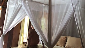Unclassified image, 2 of 62, button - Colour Cottage (Gili Air)
