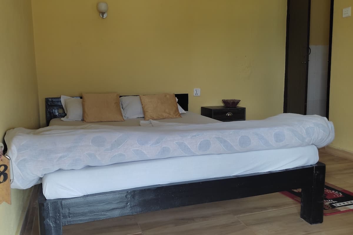 Deluxe kamer, 1 twee- of 2 eenpersoonsbedden, balkon | Een bureau, gratis wifi