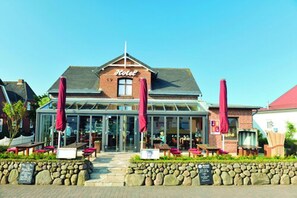 Mặt tiền nơi lưu trú