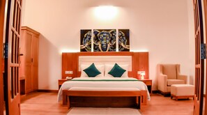  Superior King Suite with Garden View | 1 bedroom, premium bedding, pillowtop beds, minibar - Airavata Boutique Resort (Kandy)