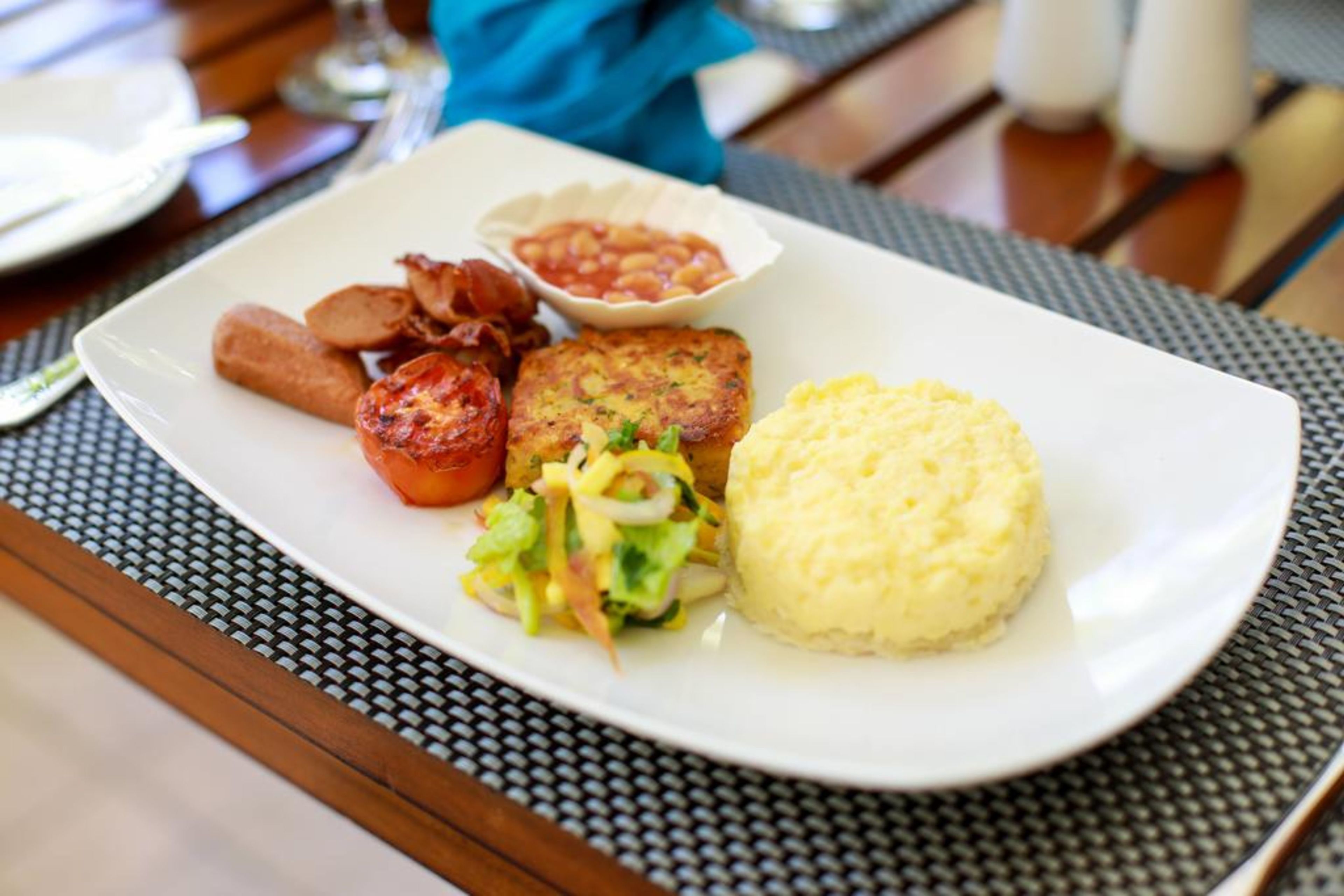 daily full breakfast (usd 12.00 per person)