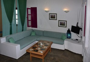 Apartment, 1 Bedroom | Living room