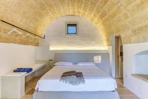 Deluxe Double or Twin Room, 1 King Bed, Annex Building | Premium bedding, Select Comfort beds, minibar, individually decorated