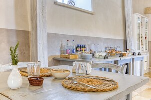 Desayuno bufé gratuito y diario