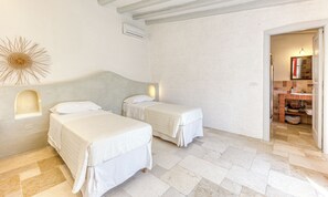 Deluxe Double or Twin Room, 1 Bedroom, Garden Area | Premium bedding, Select Comfort beds, minibar, individually decorated - BioMasseria Santa Lucia (Alessano)