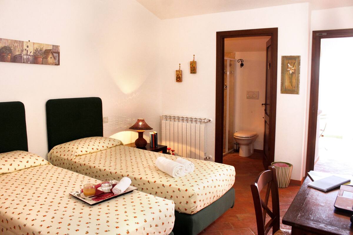 Habitación superior con 1 cama matrimonial o 2 individuales (Minerva) | Minibar, wifi gratis y ropa de cama