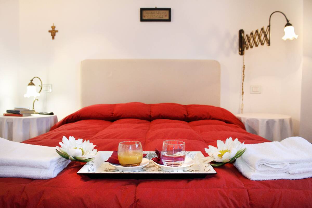 Habitación doble estándar (Giunone) | Minibar, wifi gratis y ropa de cama