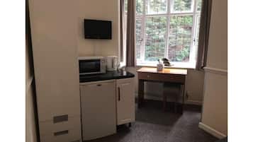 Coffee/tea maker, electric kettle