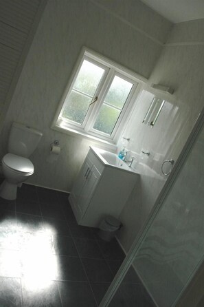 淋浴设施、毛巾