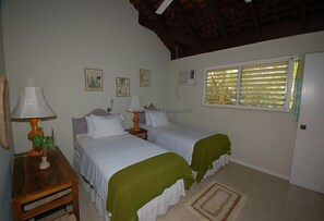 Room - Ebb Tide, 4BR by Jamaican Treasures (Duncans)