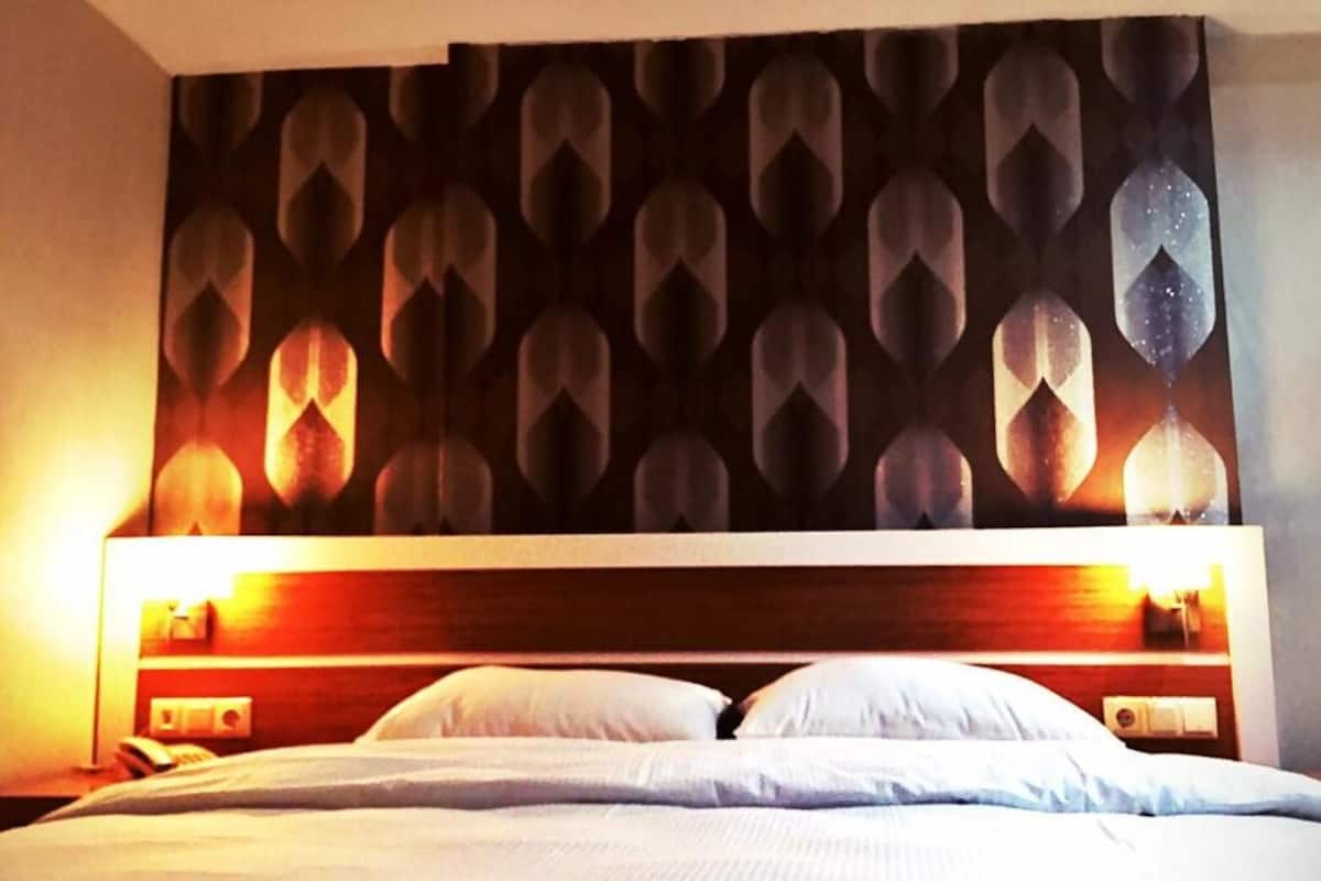 minibar, in-room safe, desk, soundproofing