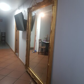 Living area - Galaxy Star Hostel Barcelona (Barcelona)
