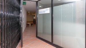 Unclassified image, 5 of 37, button - Galaxy Star Hostel Barcelona (Barcelona)