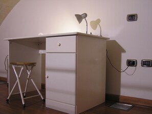 Design Studio - Art Transparent B&B (Grottaglie)