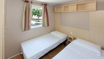 Casa rodante, 2 habitaciones | 1 habitación y wifi