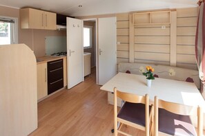 Casa rodante, 2 habitaciones | 1 habitación y wifi