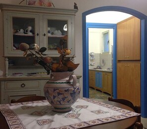 Appartement, 1 chambre | Restauration dans la chambre