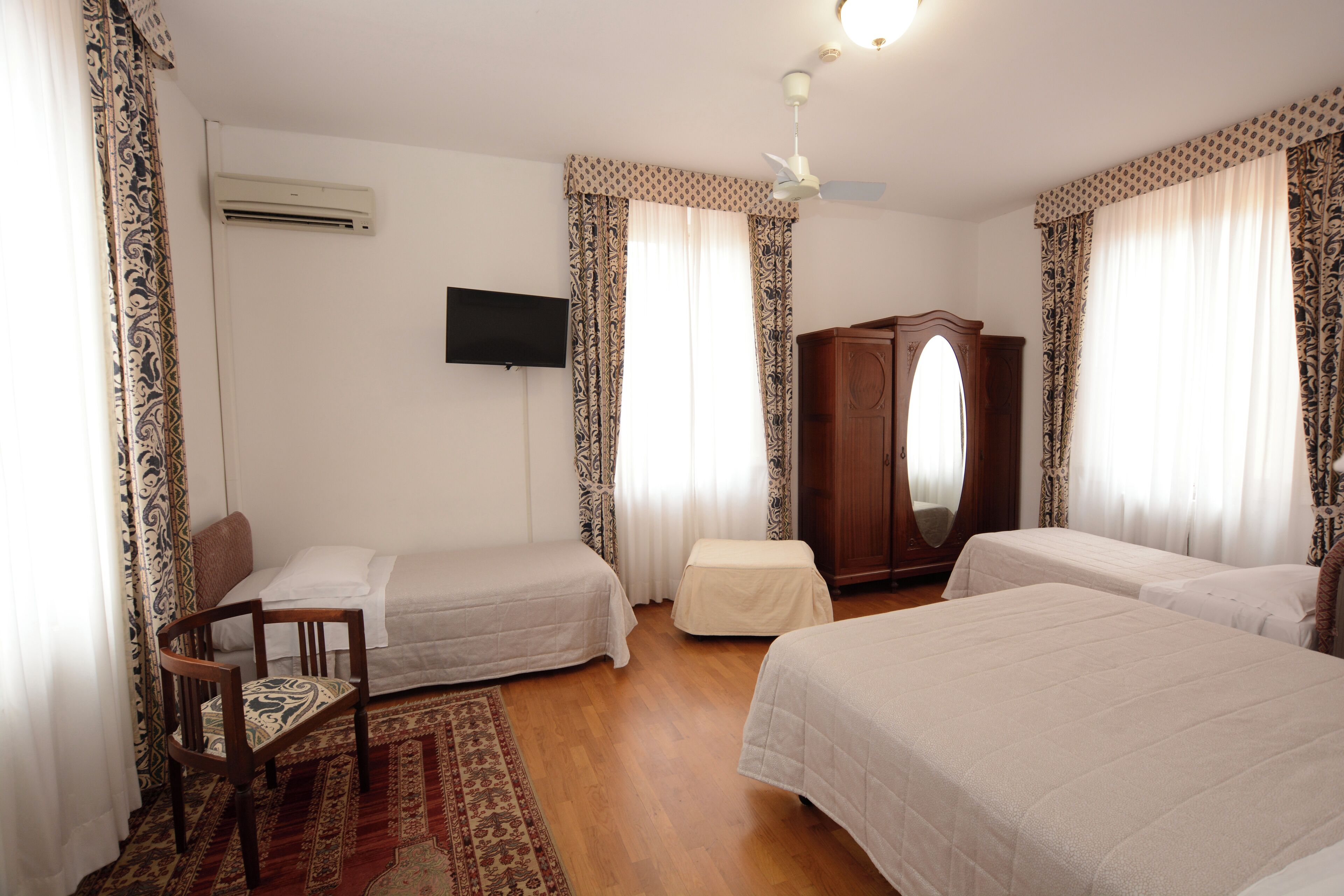 junior suite | desk, cots/infant beds, rollaway beds, free wifi