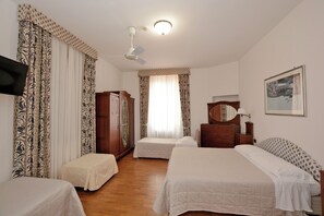 Junior Suite | Desk, cribs/infant beds, rollaway beds, free WiFi - Albergo Italia (Piombino)