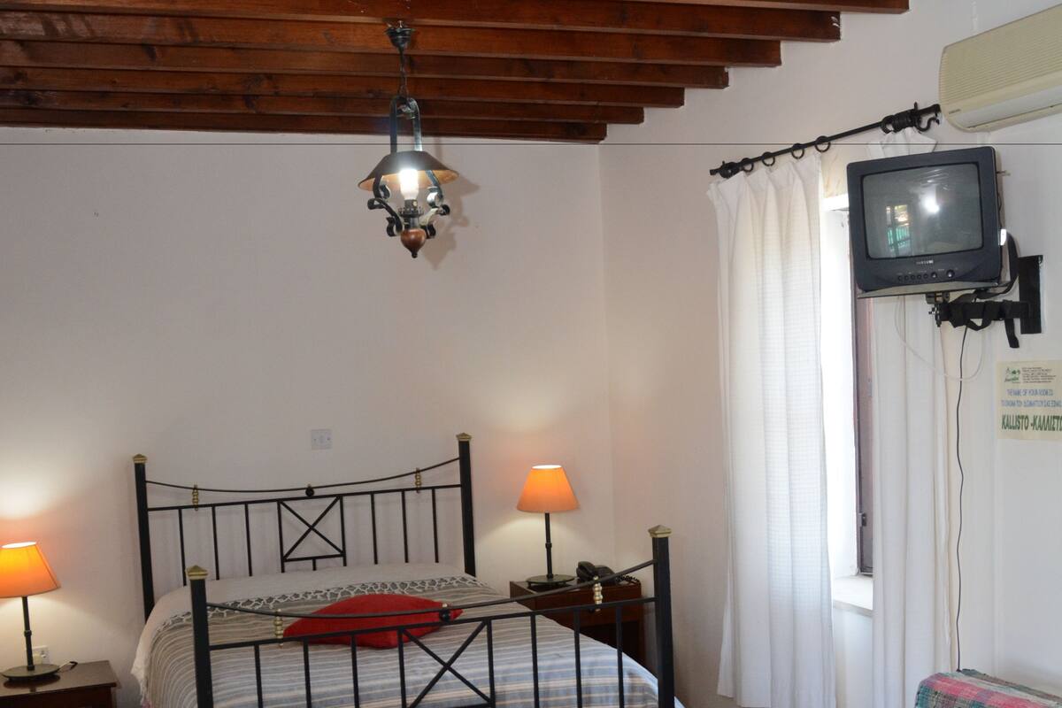 Soundproofing, free WiFi, bed sheets, wheelchair access