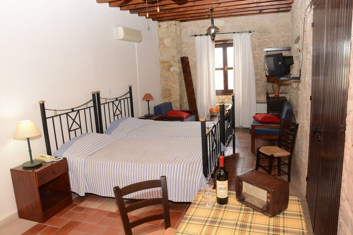 Soundproofing, free WiFi, bed sheets, wheelchair access