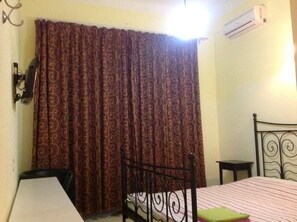 ダブルルーム 専用バスルーム | デスク、WiFi