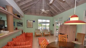 Room, 3 Bedrooms | Living area