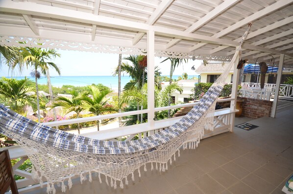 Room, 3 Bedrooms | Terrace/patio