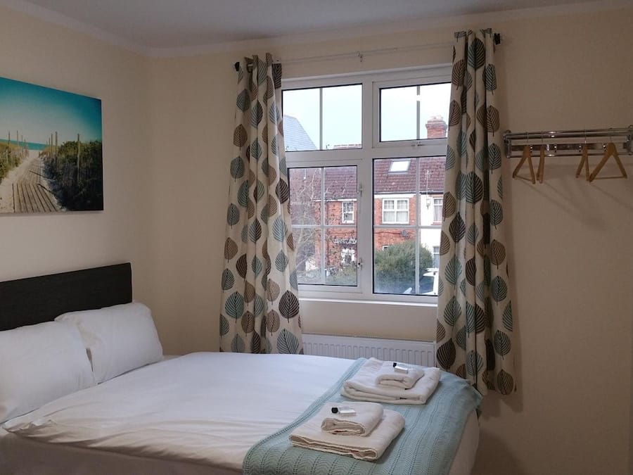 Desk, soundproofing, iron/ironing board, free WiFi