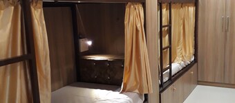 Golden Dormitory - Hostel