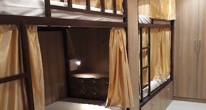 Golden Dormitory - Hostel