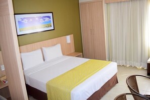 Minibar, desk, blackout drapes, free WiFi - HotSprings Apartamento - Férias em Caldas Novas (Caldas Novas)