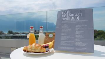 Colazione da portar via, servita tutte le mattine (14 CHF a persona)